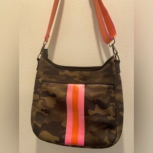 HAUTE SHORE BLAKE NEOPRENE CROSSBODY BAG Camo